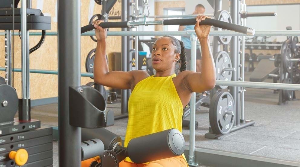 Gym Machine Workout Routine: A Safer Alternative for Injury Prevention
